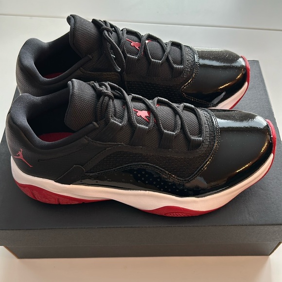 Air Jordan 11 CMFT LOW (GS) Black White Gym Red